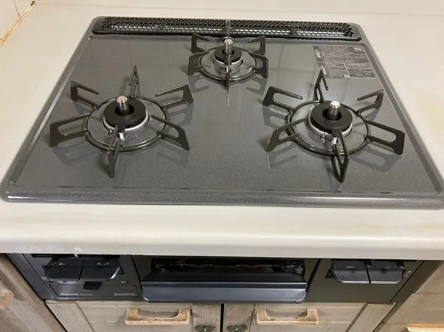 ガスビルトインコンロのメタルトップはお手入れ簡単！