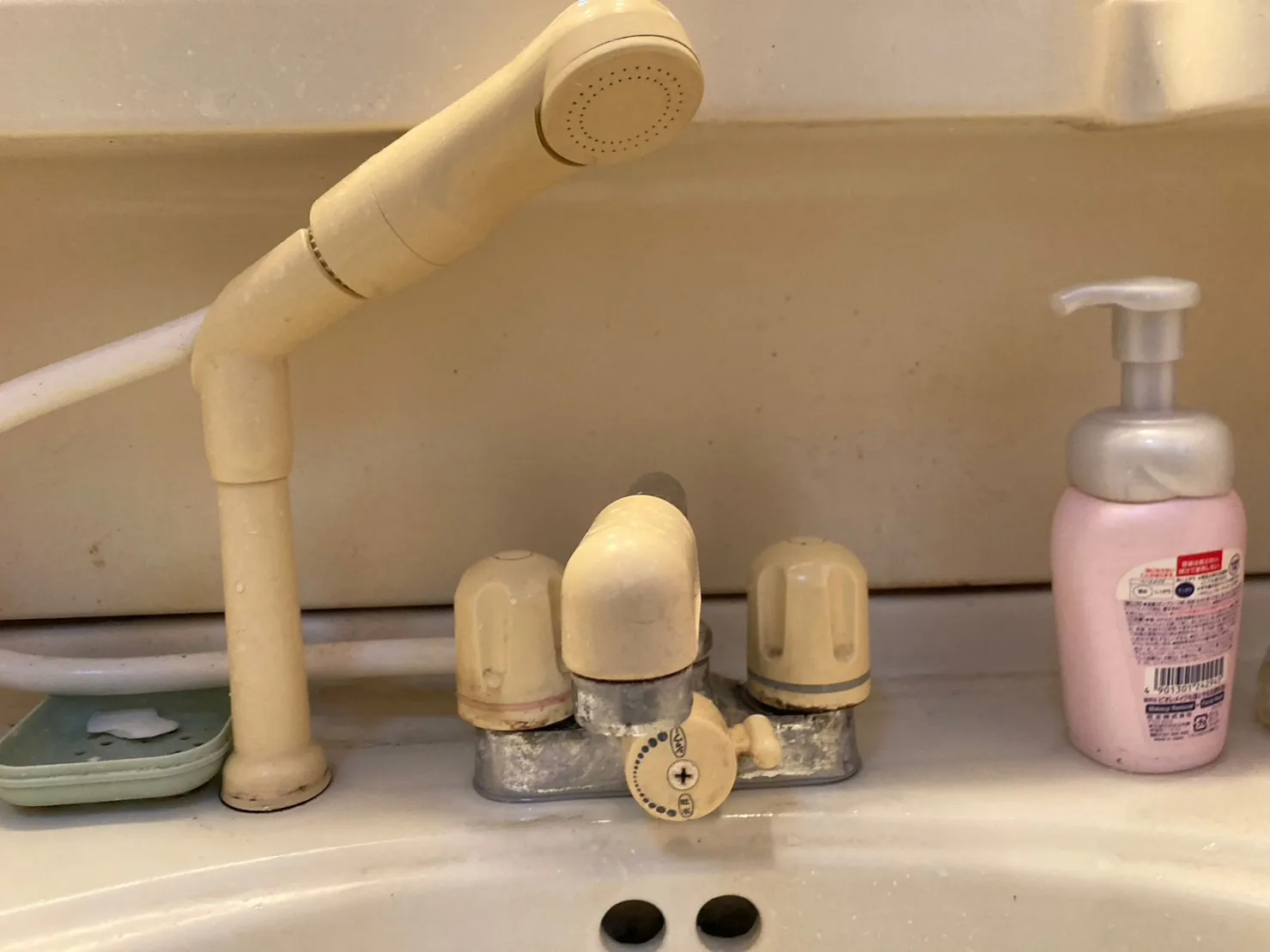 洗面台水栓のデザインと機能性