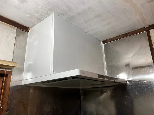 レンジフードのスリム型ノンフィルター清掃術