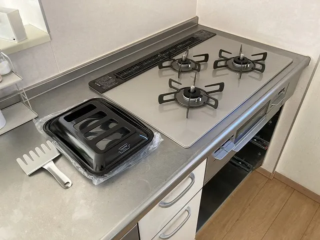 ガスビルトインコンロの天板幅75cmの魅力と選び方