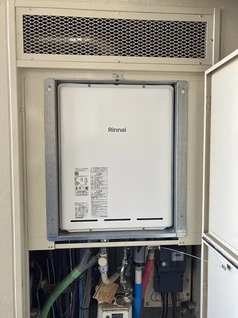 給湯器のPS扉内上方排気型を安全かつ正確に交換するための設置基準と選び方