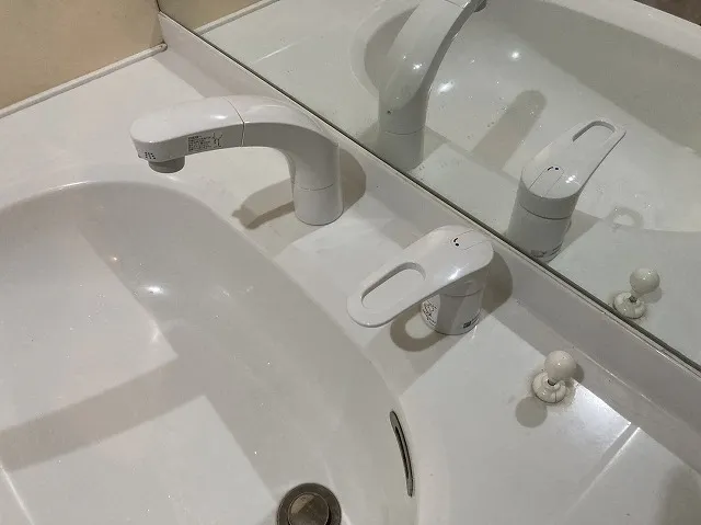 節水性に優れたホース収納式シングルレバー洗面水栓の特徴