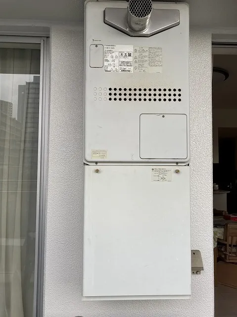 ガス温水暖房給湯器の配管カバー選び