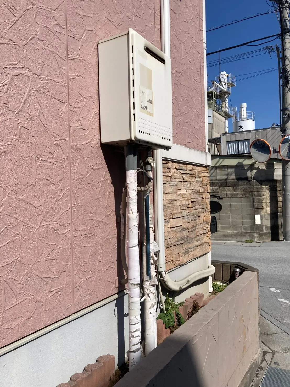 ノーリツ、GT-2428SAWX→ノーリツ、GT-C2472SAW-1 BL、24号、エコジョーズ、オート、屋外壁掛型、給湯器交換工事ー埼玉県さいたま市大宮区大成町
