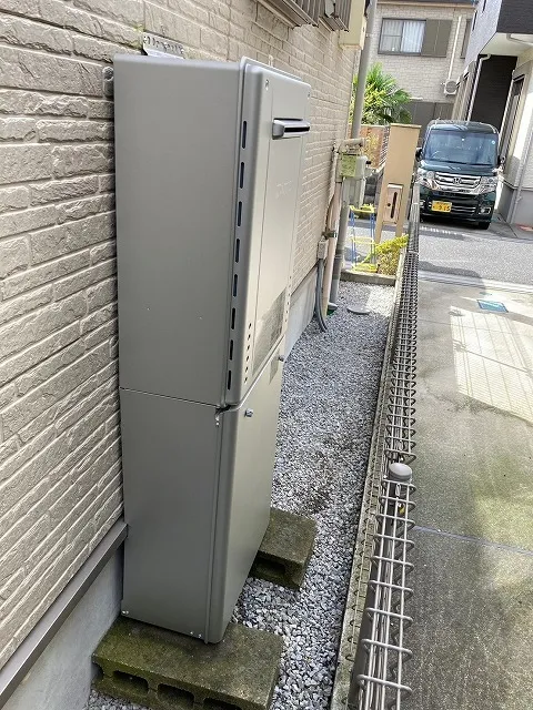 給湯器の据置台とエコジョーズ導入で省エネとコストのバランスを考える